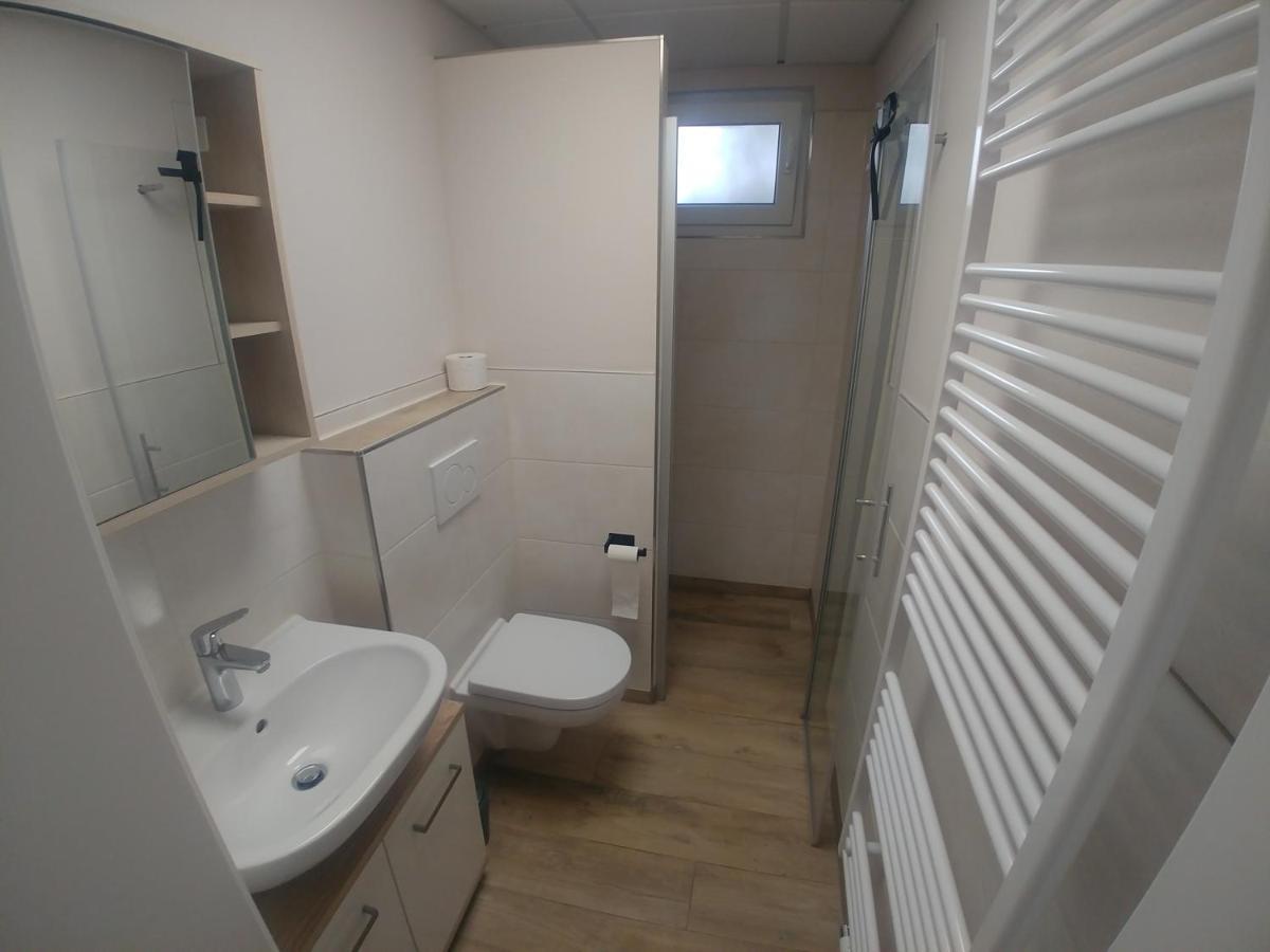 Monteur- Und Ferienwohnung Gemmer 52Qm Herold Bagian luar foto